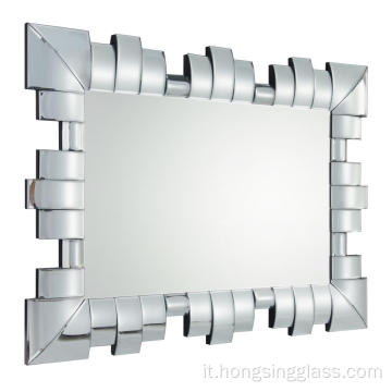 Specchio appeso a forma rettangolare